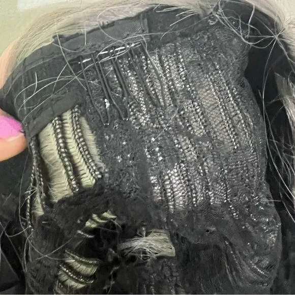 Elegant Long Wavy Gray Wig NWOT - Picture 6 of 9